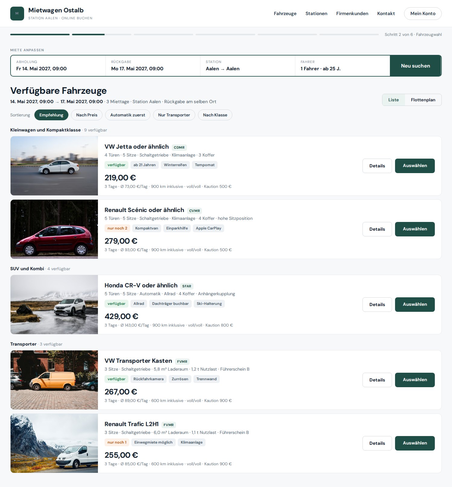 Liste verfügbarer Mietfahrzeuge mit ACRISS-Klasse, Ausstattung und Preis